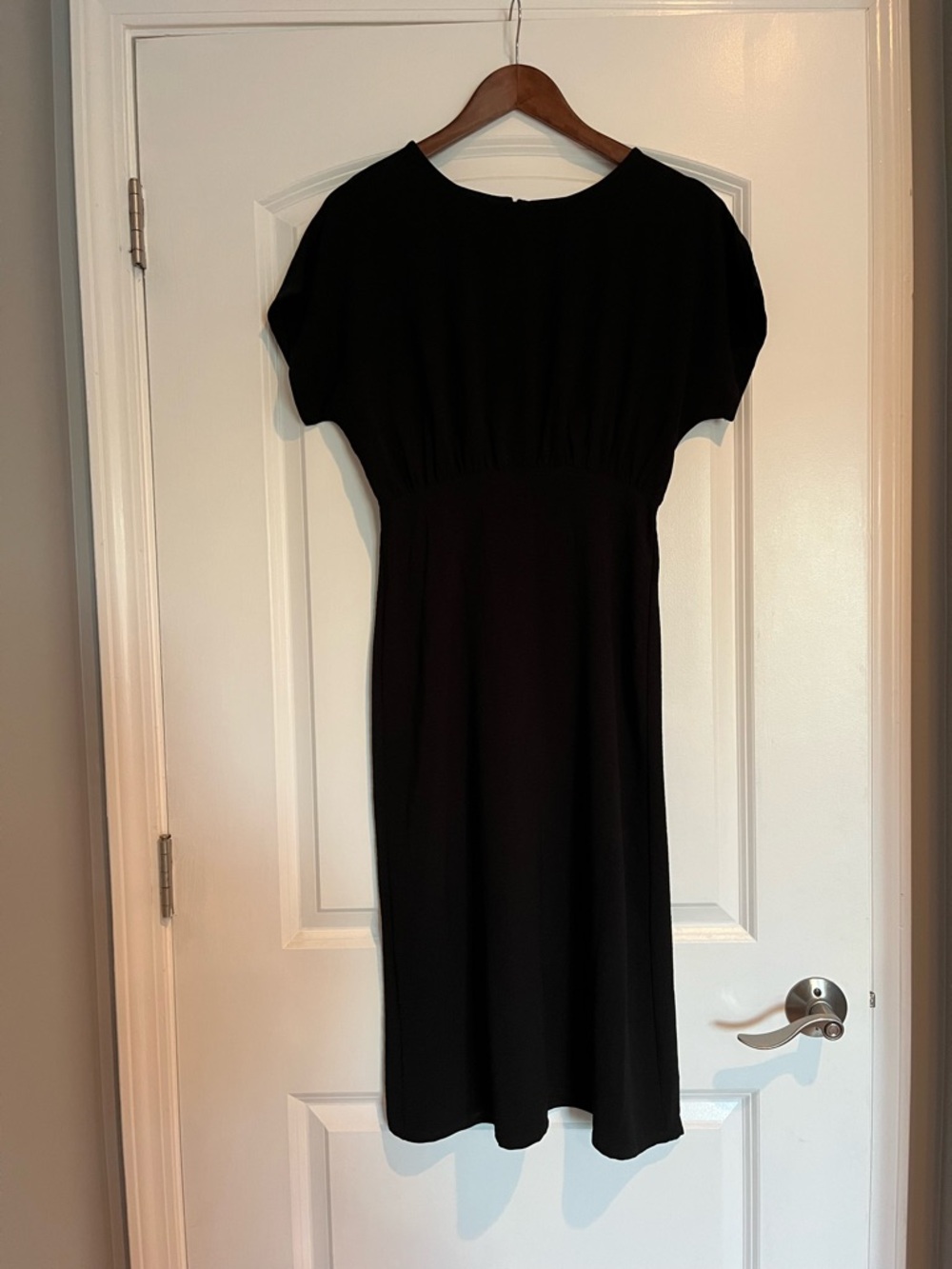 Versona Black Midi Dress